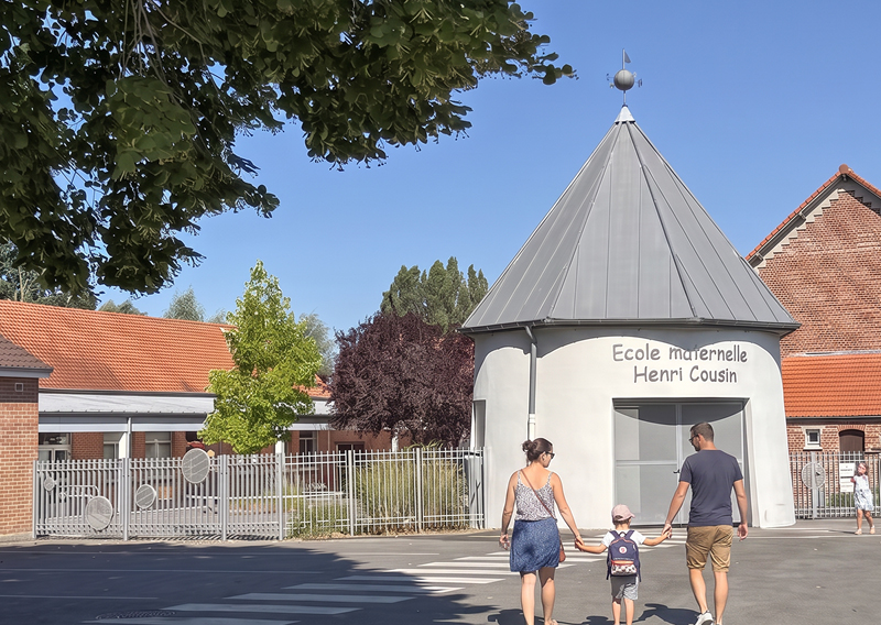École maternelle Henri Cousin   LESTREM – FRANCE