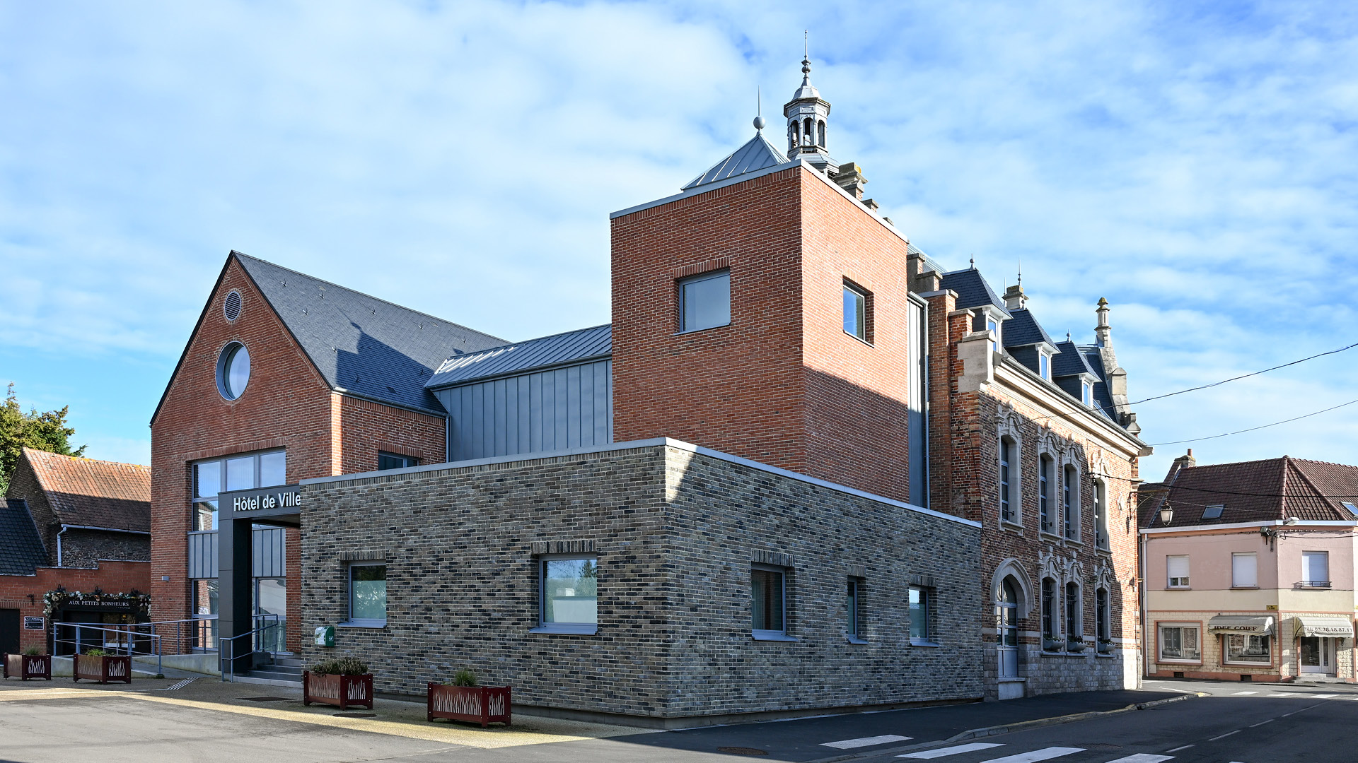 LA-GORGUE-MAIRIE-YVES-WOZNIAK