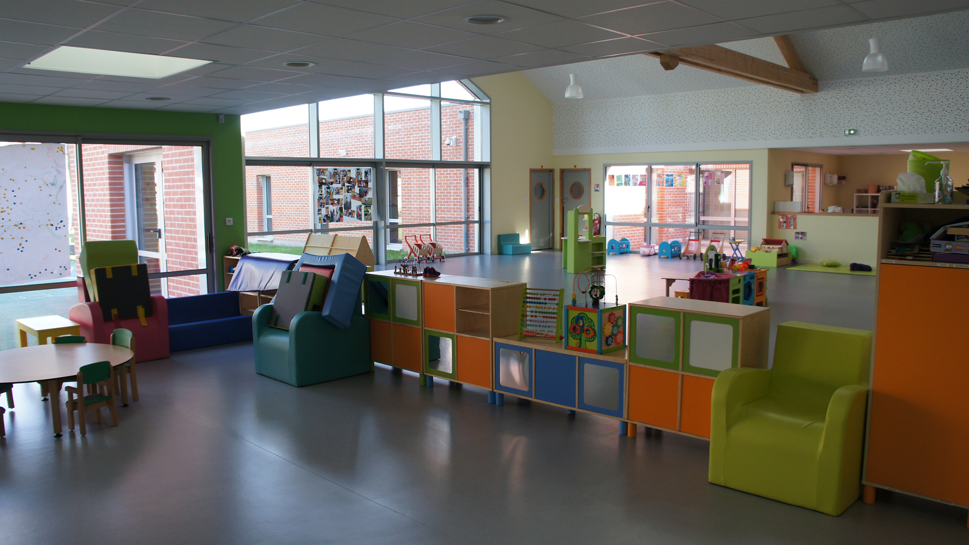 DOUVRIN-POLE-ENFANCE-CRECHE-YVES-WOZNIAK-1